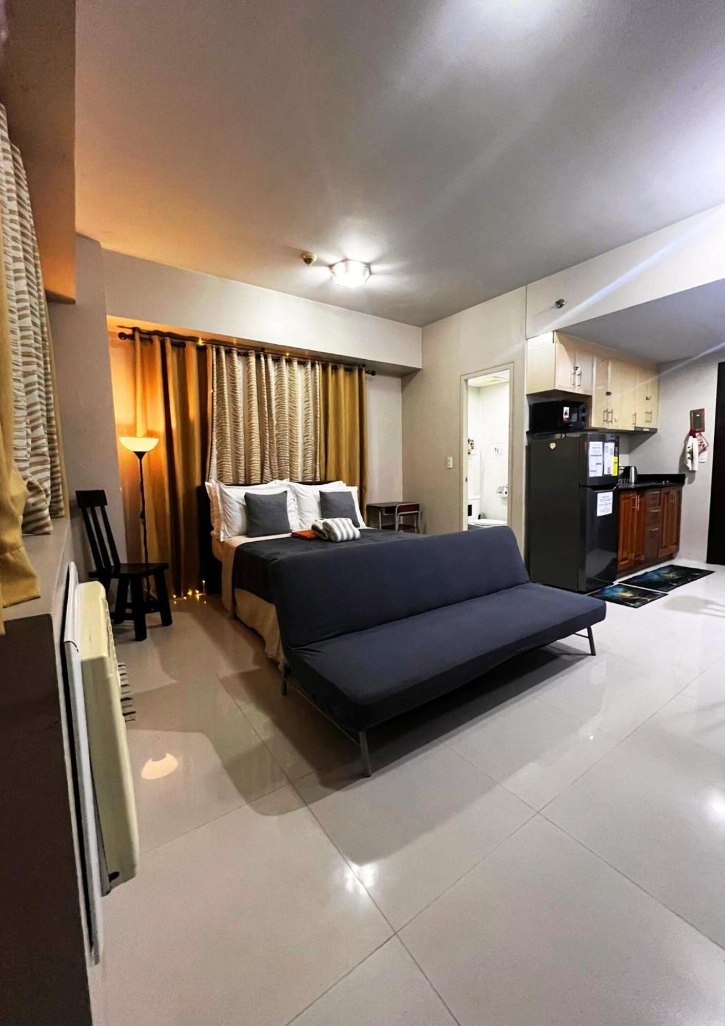 One Palm Tree Villas Condominium - Studio 7Th Fl With Balcony - Across Terminal 3 Airport Пасай Экстерьер фото