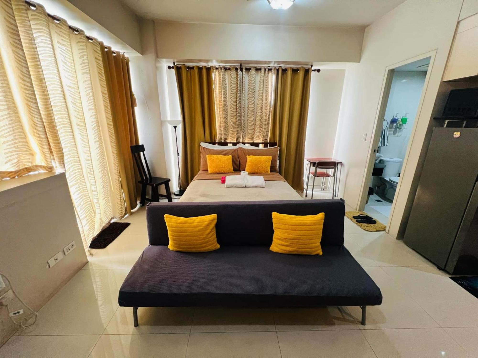 One Palm Tree Villas Condominium - Studio 7Th Fl With Balcony - Across Terminal 3 Airport Пасай Экстерьер фото