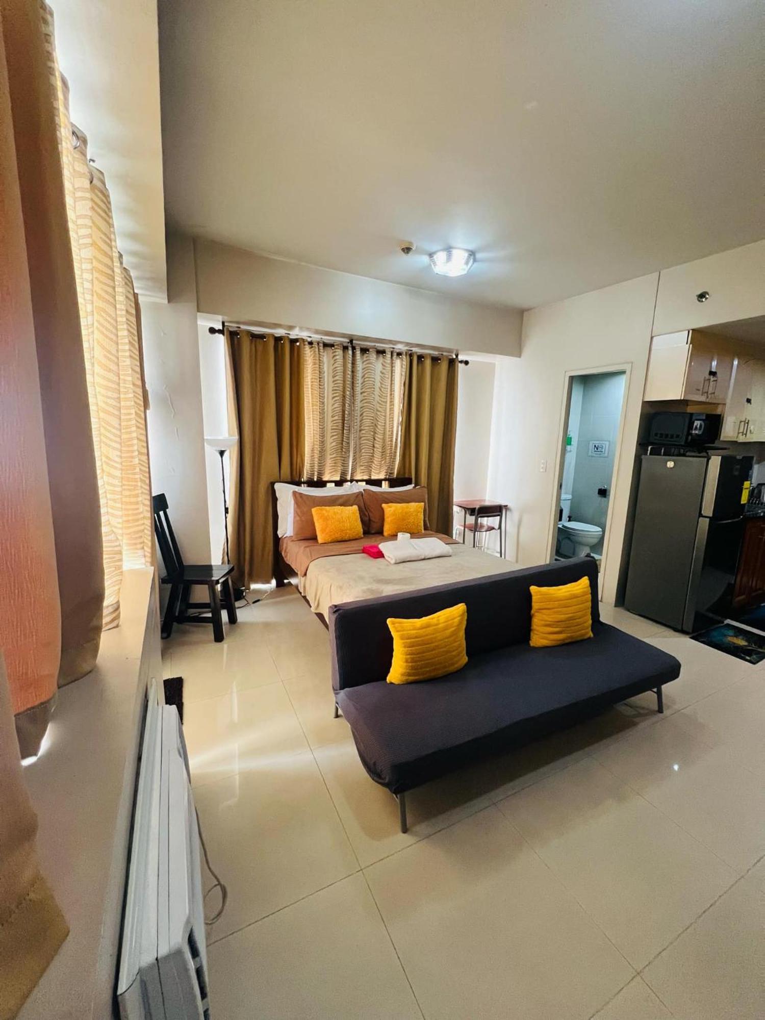 One Palm Tree Villas Condominium - Studio 7Th Fl With Balcony - Across Terminal 3 Airport Пасай Экстерьер фото